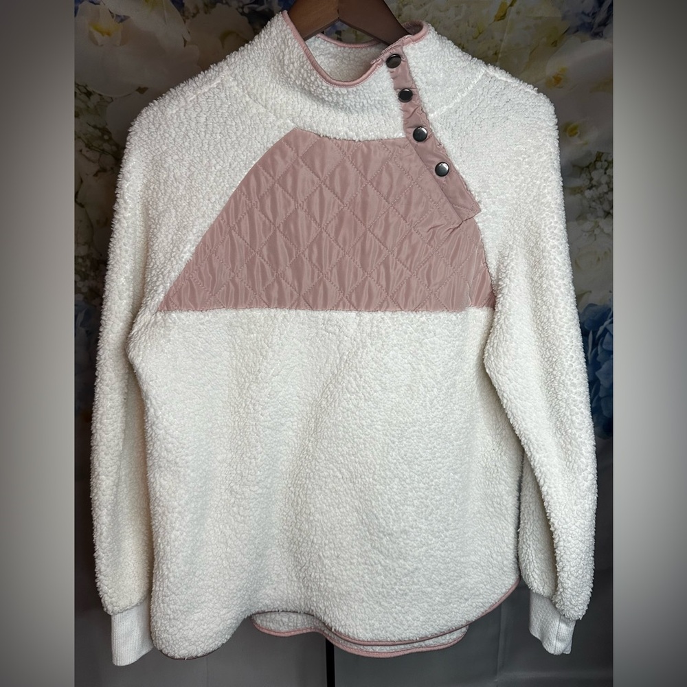 Closet Candy Boutique women’s sweater‌‌‌‌‌ GUC